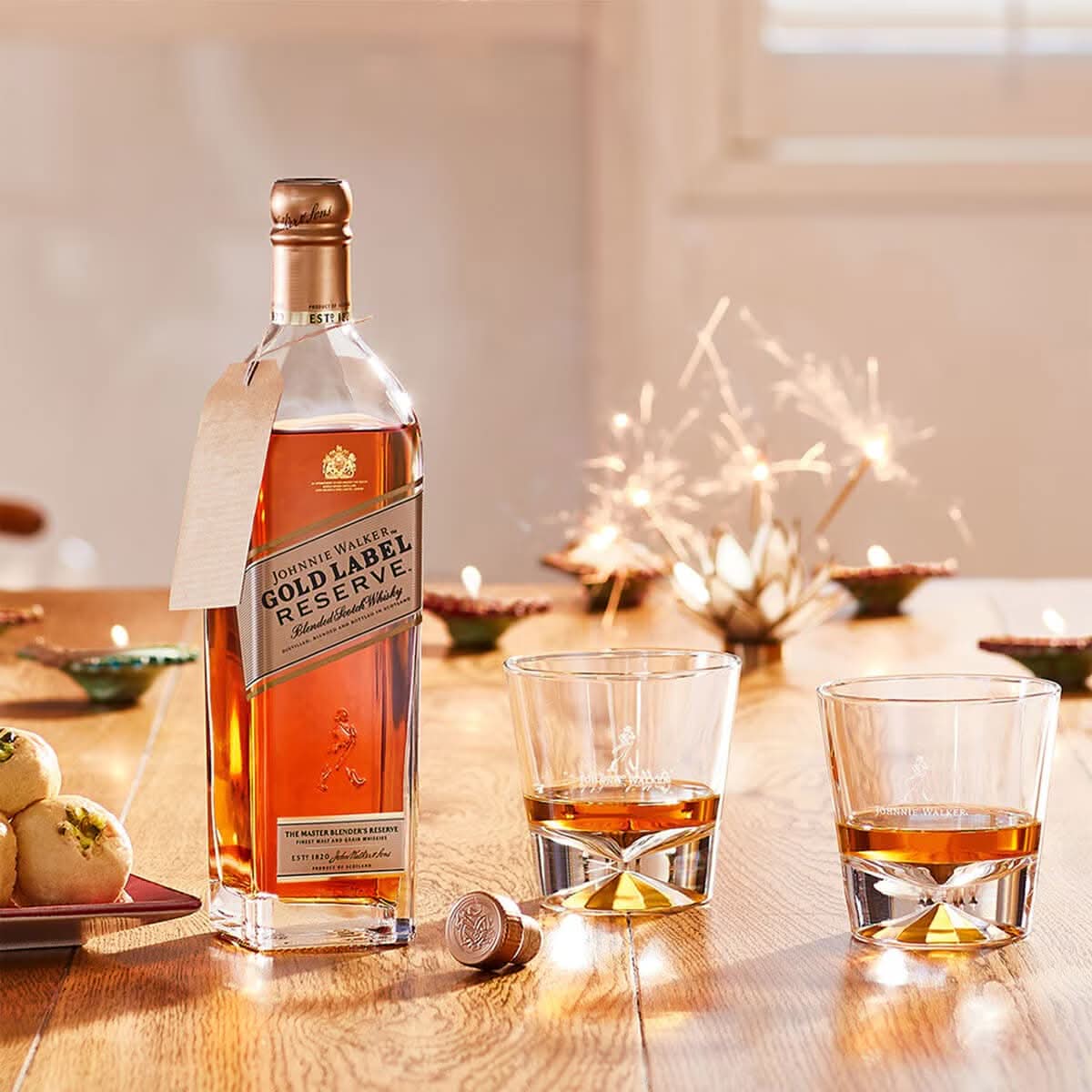 ☆JOHNNIEWALKER GOLDLABELRESERVE 箱付き2本セット Buy Johnnie Walker Gold Label Reserve Gift Set with 2